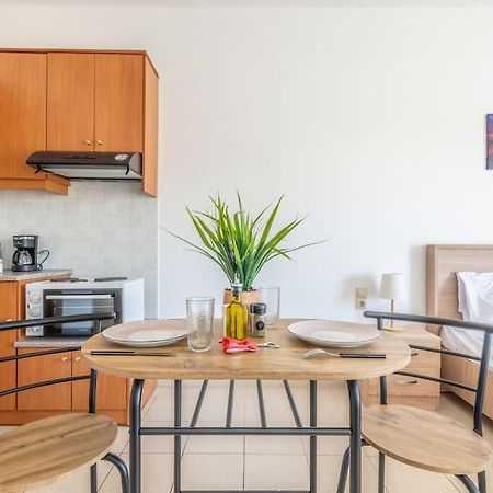 Urban Apt Next University 4 Heraklion  Bagian luar foto